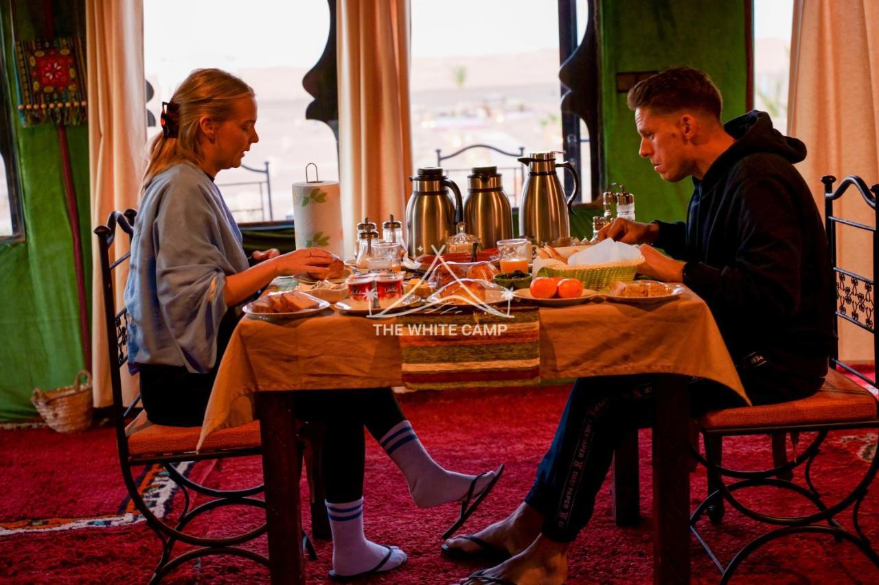 The White Camp - Your Merzouga Luxury Desert Camp & Erg Chebbi Dunes Camel Riding Экстерьер фото