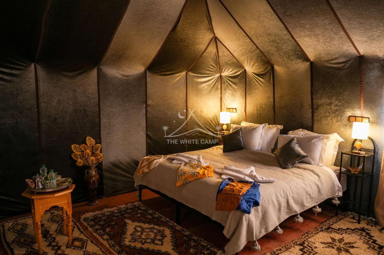 The White Camp - Your Merzouga Luxury Desert Camp & Erg Chebbi Dunes Camel Riding Экстерьер фото