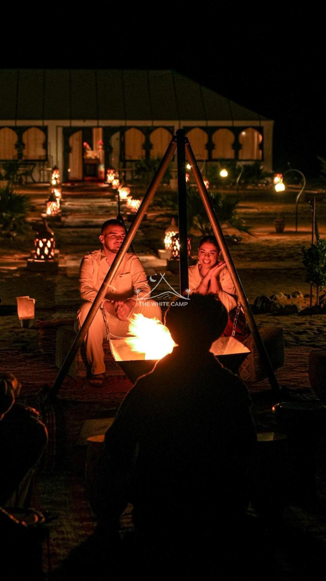 The White Camp - Your Merzouga Luxury Desert Camp & Erg Chebbi Dunes Camel Riding Экстерьер фото
