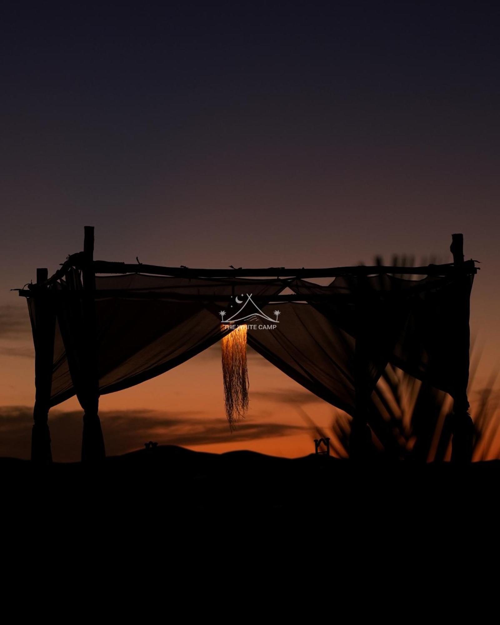 The White Camp - Your Merzouga Luxury Desert Camp & Erg Chebbi Dunes Camel Riding Экстерьер фото